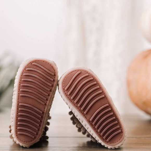 Infant Fringe Tan Boots for Baby Girls - Picture 5 of 7